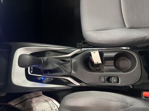 Certified 2025 Toyota Corolla SE image 18