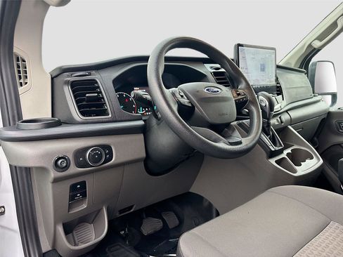 Used 2023 Ford Transit 350 XLT image 9