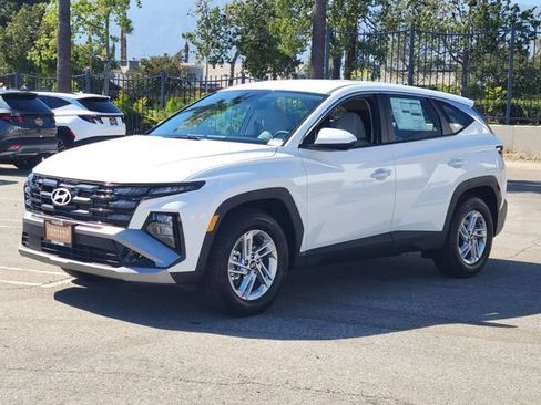New 2026 Hyundai Tucson SE FWD image 2