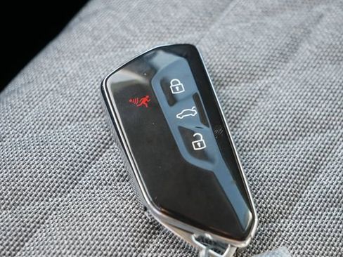 Used 2025 Volkswagen Tiguan S image 34