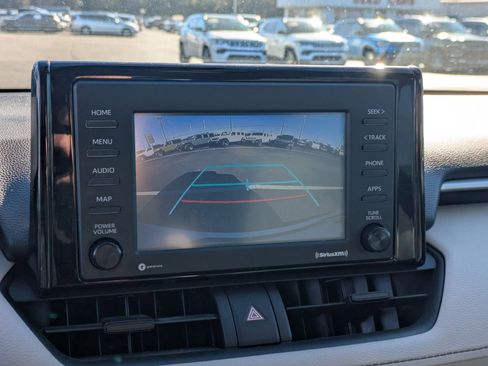 Used 2021 Toyota RAV4 XLE image 20