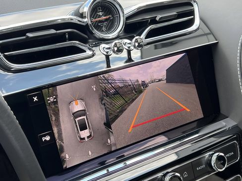 Certified 2025 Bentley Bentayga image 34