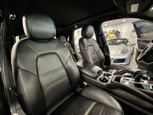 Used 2019 Porsche Cayenne AWD/4WD image 22
