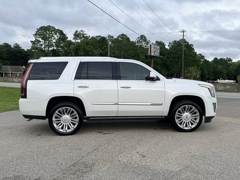 Used 2019 Cadillac Escalade Platinum RWD image 6