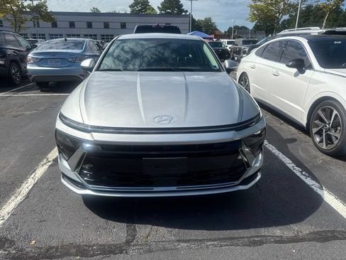 Used 2025 Hyundai Sonata SEL FWD image 3