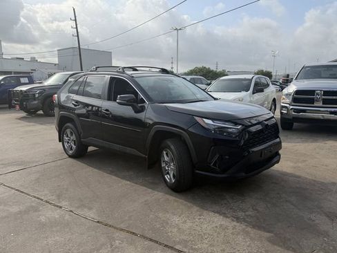 Used 2025 Toyota RAV4 XLE image 3