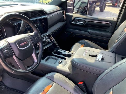 Used 2024 GMC Sierra 2500 AT4 w/ Technology Package AWD/4WD image 16