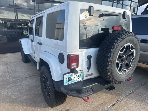Used 2016 Jeep Wrangler Unlimited Rubicon AWD/4WD image 2