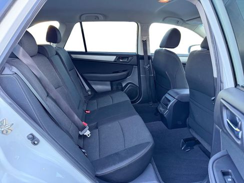 Used 2019 Subaru Outback 2.5i Premium image 18