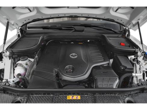 Used 2025 Mercedes-Benz GLS 450 4MATIC image 12