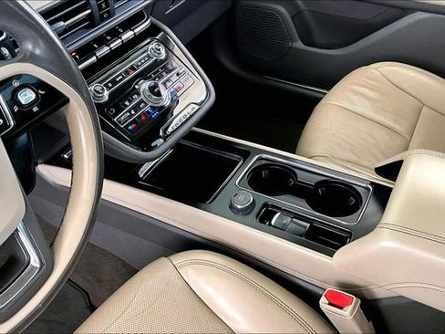 Used 2020 Lincoln Corsair FWD w/ Premium Package image 15
