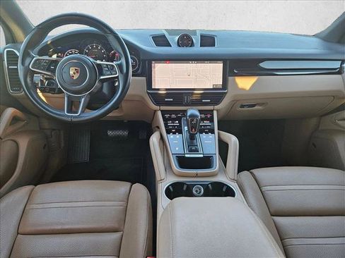 Used 2020 Porsche Cayenne image 18