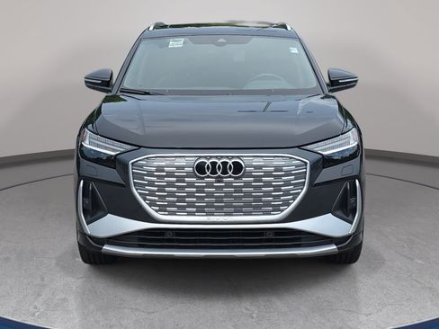 Used 2023 Audi Q4 e-tron Prestige w/ 20" Wheel Package AWD/4WD image 2