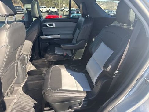 Used 2022 Ford Explorer XLT w/ Equipment Group 202A image 18