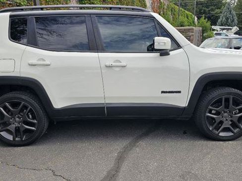 Used 2020 Jeep Renegade Altitude AWD/4WD image 4