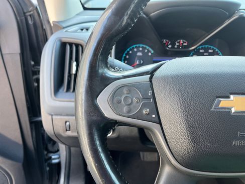 Used 2019 Chevrolet Colorado Z71 AWD/4WD image 17
