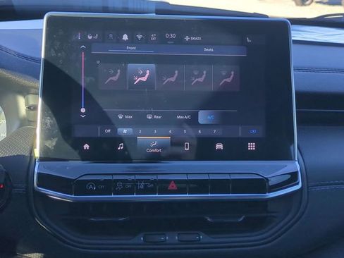 New 2026 Jeep Compass Latitude image 16