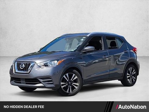 Used 2020 Nissan Kicks SV FWD image 1