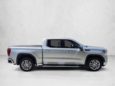 Used 2019 GMC Sierra 1500 SLT w/ SLT Premium Plus Package RWD image 2