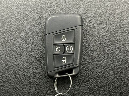 Used 2023 Volkswagen Atlas SE image 24