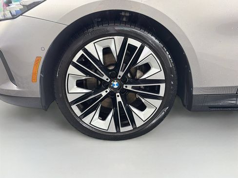 Used 2024 BMW 530i xDrive w/ Premium Package AWD/4WD image 33