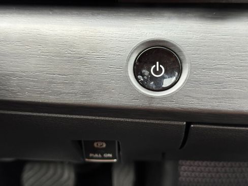 Used 2025 Nissan Ariya FWD image 21