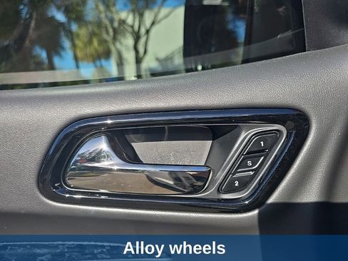 Used 2023 Dodge Durango R/T w/ Hemi Orange Plus Package image 17