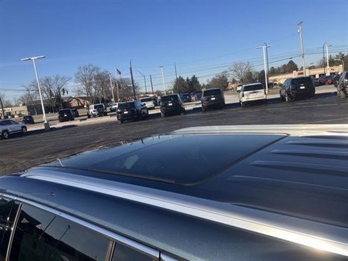 Used 2025 Buick Enclave Avenir image 8