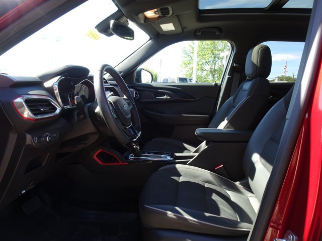 Used 2023 Chevrolet TrailBlazer RS w/ Sun and Liftgate Package AWD/4WD image 13