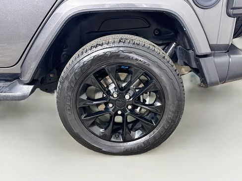 Used 2022 Jeep Wrangler Unlimited Sahara w/ Cold Weather Group image 29