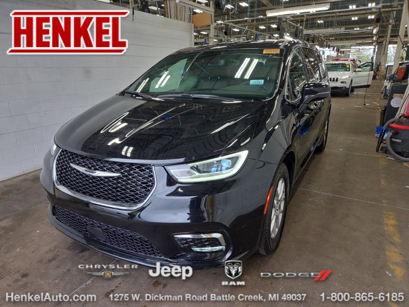 Used 2026 Chrysler Pacifica Select FWD image 1