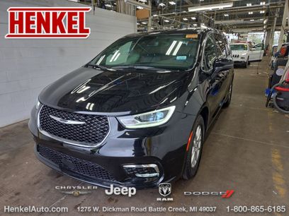 Used 2026 Chrysler Pacifica Select