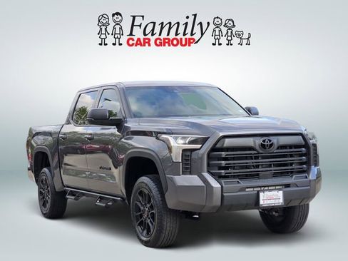 Used 2025 Toyota Tundra SR5 w/ SR5 Premium Package image 2