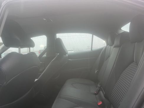 Used 2023 Toyota Camry SE image 10