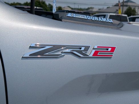 Used 2024 Chevrolet Silverado 2500 ZR2 w/ Technology Package AWD/4WD image 10
