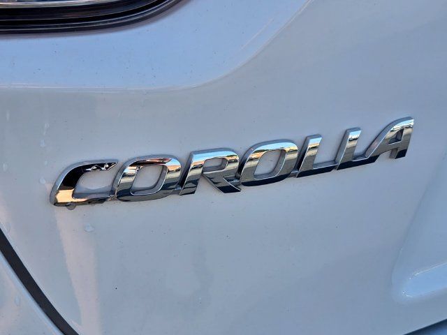 Used 2025 Toyota Corolla LE FWD image 16