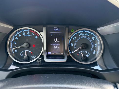 Used 2020 Toyota Tacoma SR5 image 40