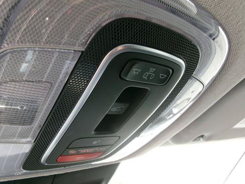 Used 2025 Hyundai Elantra SEL FWD image 17