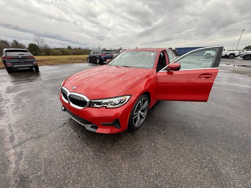 Used 2021 BMW 330i Sedan w/ Convenience Package image 3