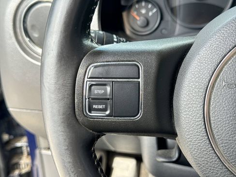 Used 2015 Jeep Patriot Latitude AWD/4WD image 24