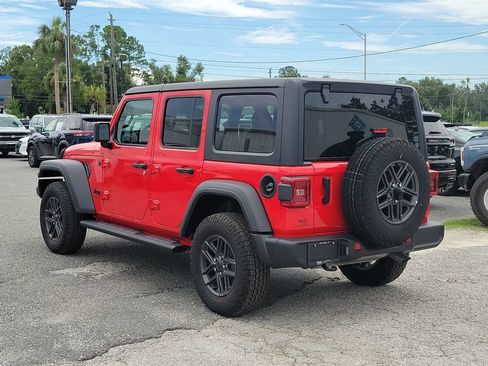Used 2025 Jeep Wrangler Unlimited Sport AWD/4WD image 3