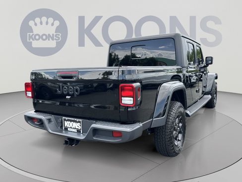 Used 2023 Jeep Gladiator Overland AWD/4WD image 11