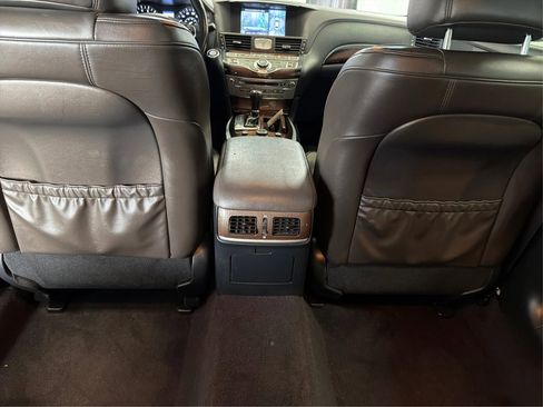 Used 2016 INFINITI Q70 L 3.7 image 24