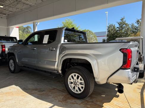 Used 2024 Toyota Tacoma SR5 w/ SR5 Upgrade Package image 2
