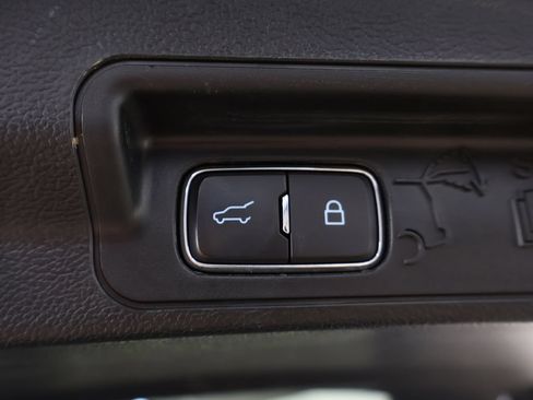 Used 2024 Ford Explorer XLT w/ Equipment Group 202A RWD image 14