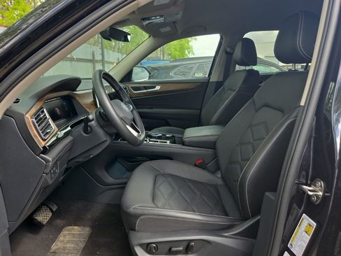 Used 2025 Volkswagen Atlas SE image 5