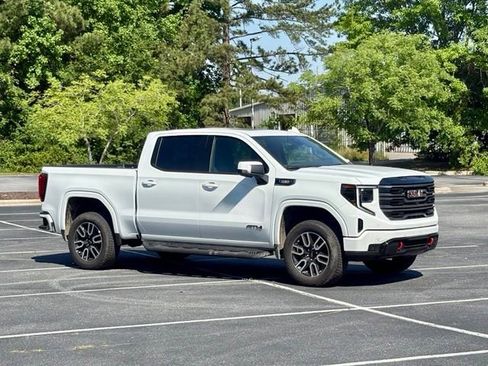 Used 2025 GMC Sierra 1500 AT4 w/ AT4 Premium Package AWD/4WD image 10