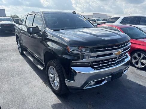 Used 2020 Chevrolet Silverado 1500 LTZ AWD/4WD image 3