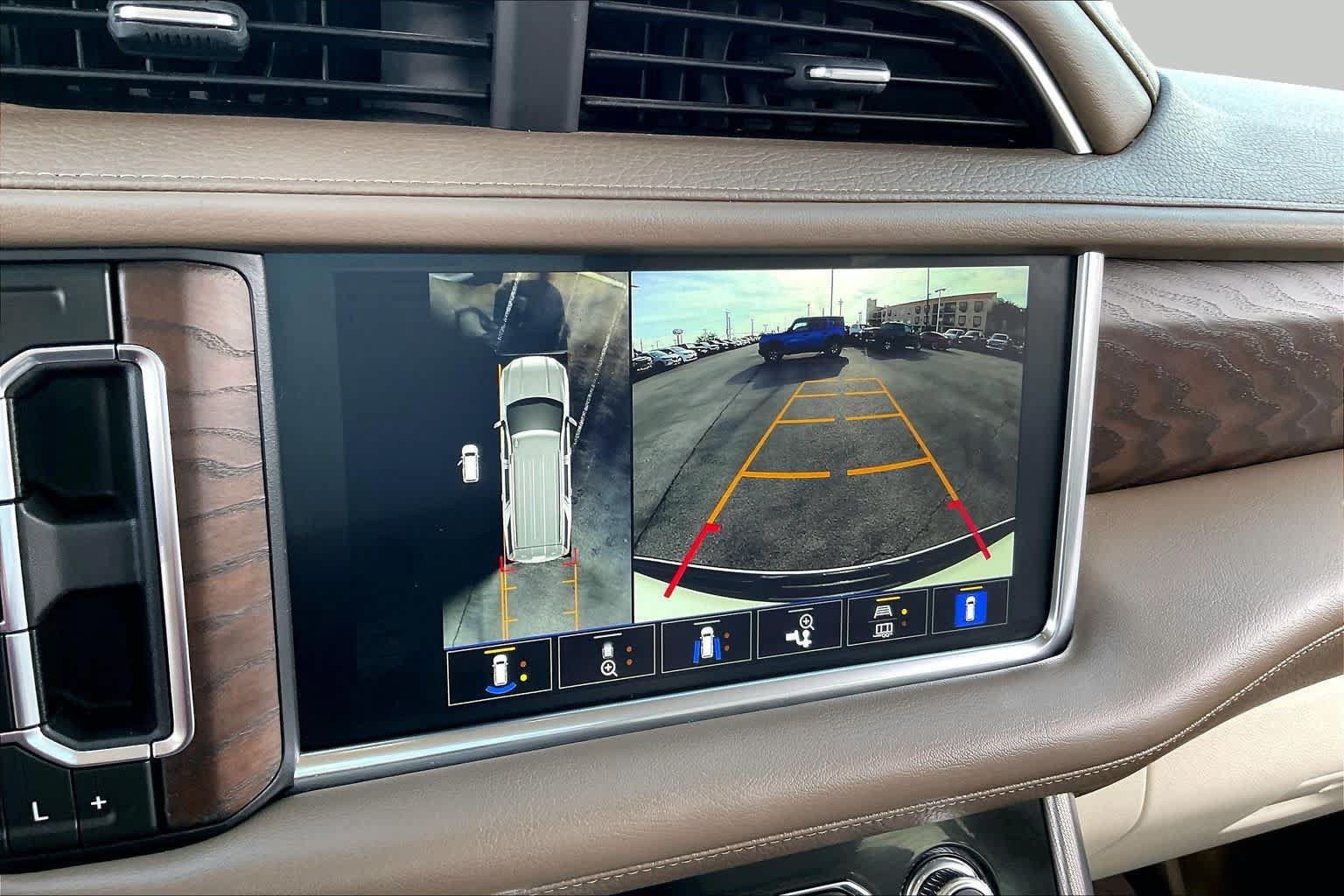 Used 2022 GMC Yukon XL Denali RWD image 26