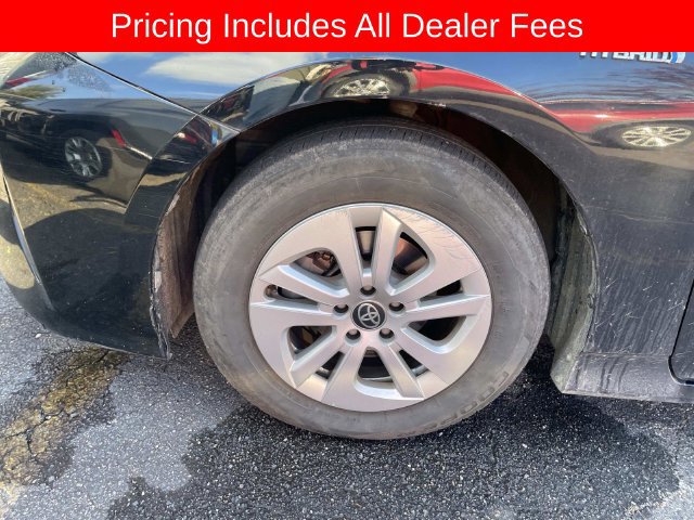 Used 2016 Toyota Prius Two FWD image 2